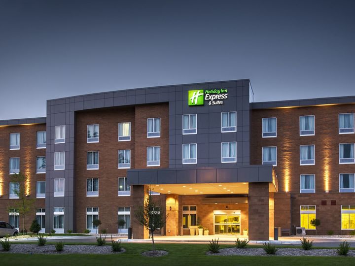 Holiday Inn Express & Suites Madison Central