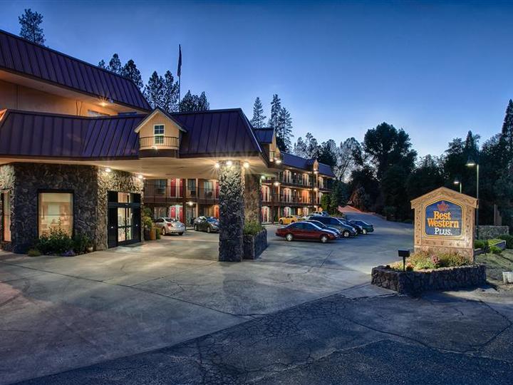 Best Western Plus Yosemite Way Station Motel