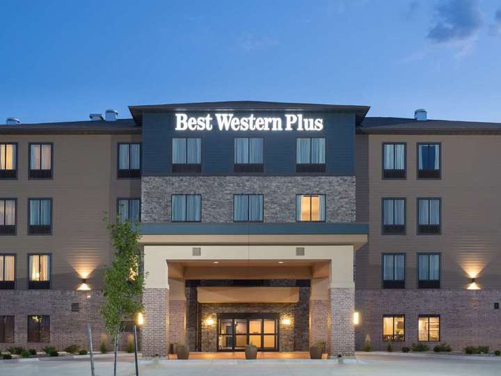 Best Western Plus Lincoln Inn and Suites