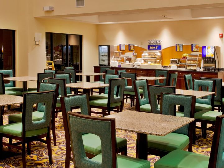Holiday Inn Express And Suites Orlando International Airport