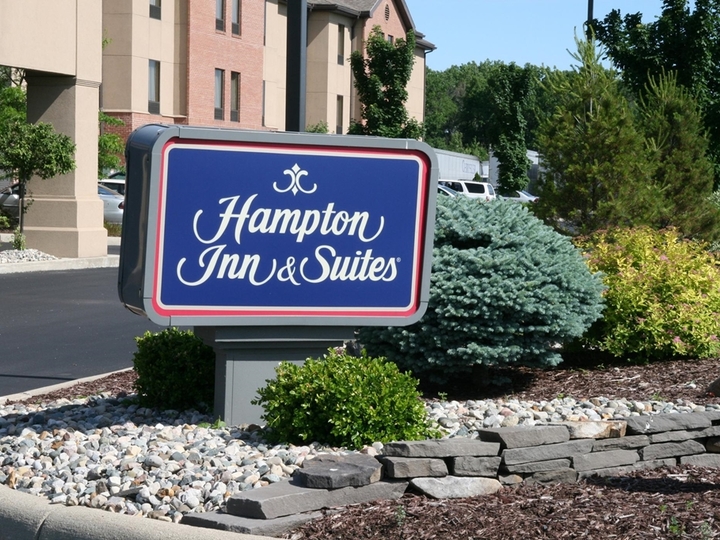 Hampton Inn   Suites North Toledo Ohio