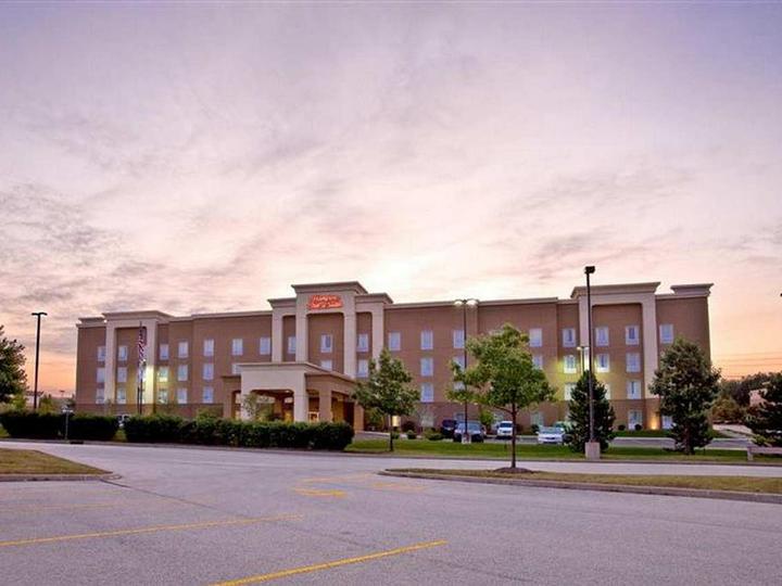 Hampton Inn   Suites Cedar Rapids   North