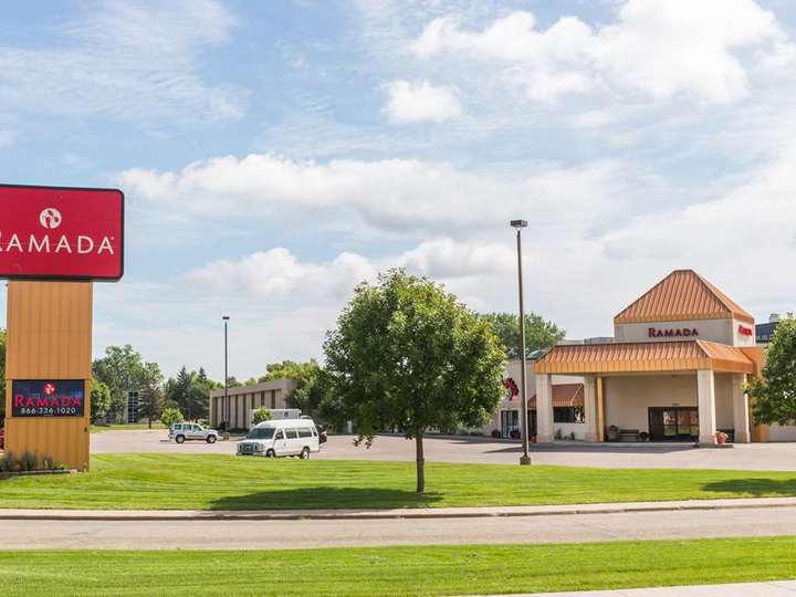 Ramada Sioux Falls Airport Hotel and Suites