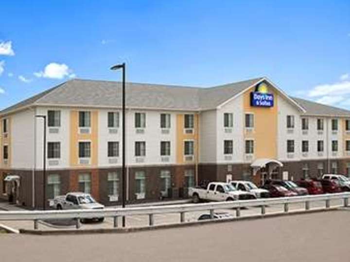 Days Inn and Suites Belmont