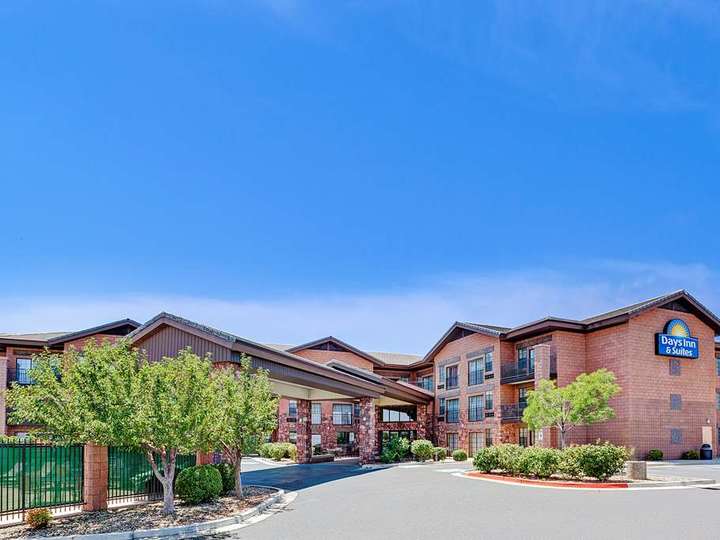 Days Inn and Suites Page Lake Powell