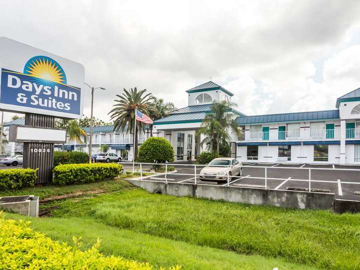 Days Inn and Suites Port Richey