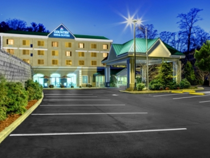 Country Inn and Suites By Carlson  Asheville Downtown Tunnel Road  Biltmore Estate   NC