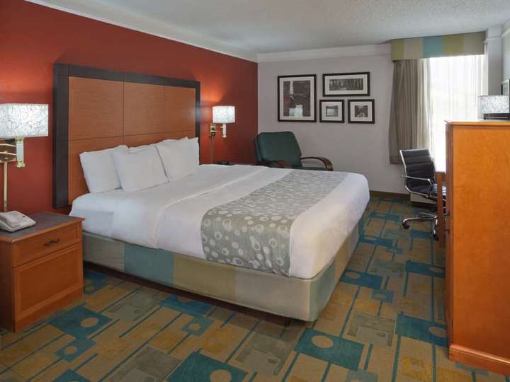 La Quinta Inn and Suites Houston Stafford Sugarland