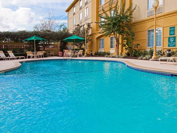 La Quinta Inn and Suites USF  Near Busch Gardens 