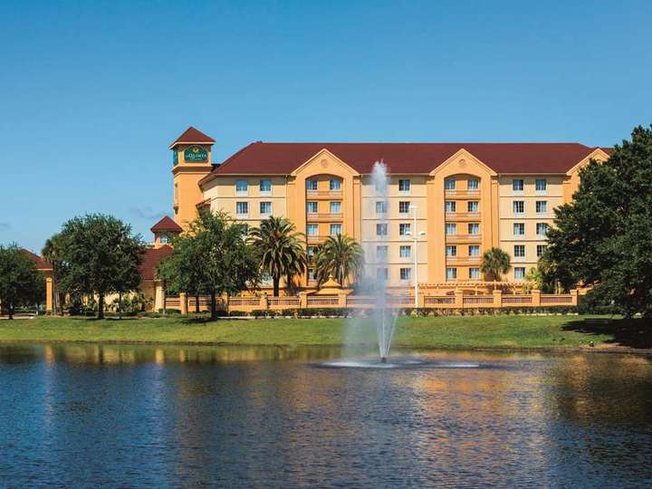 La Quinta Inn and Suites Jacksonville Butler Blvd