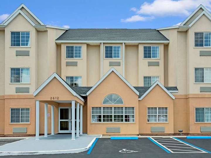 Microtel Inn and Suites by Wyndham Bushnell