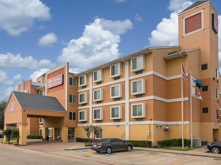 Clarion Inn And Suites West Chase
