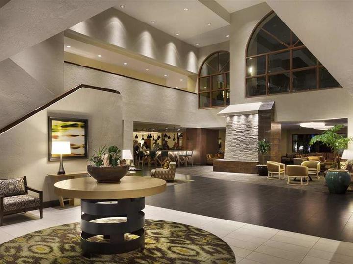 Embassy Suites by Hilton Phoenix Tempe