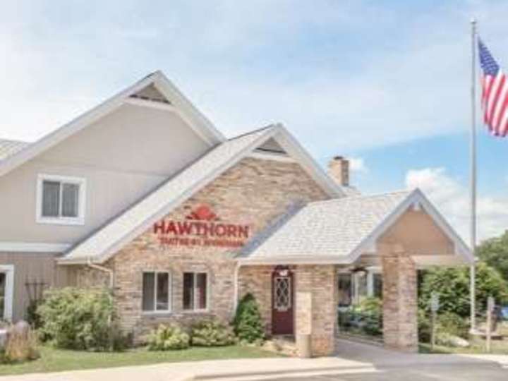 Hawthorn Suites by Wyndham Green Bay